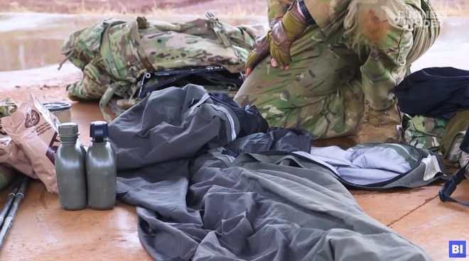 员“72小时”外出任务的武器与装备套装瓦力游戏app新西兰陆军前沿航空引导(图11)